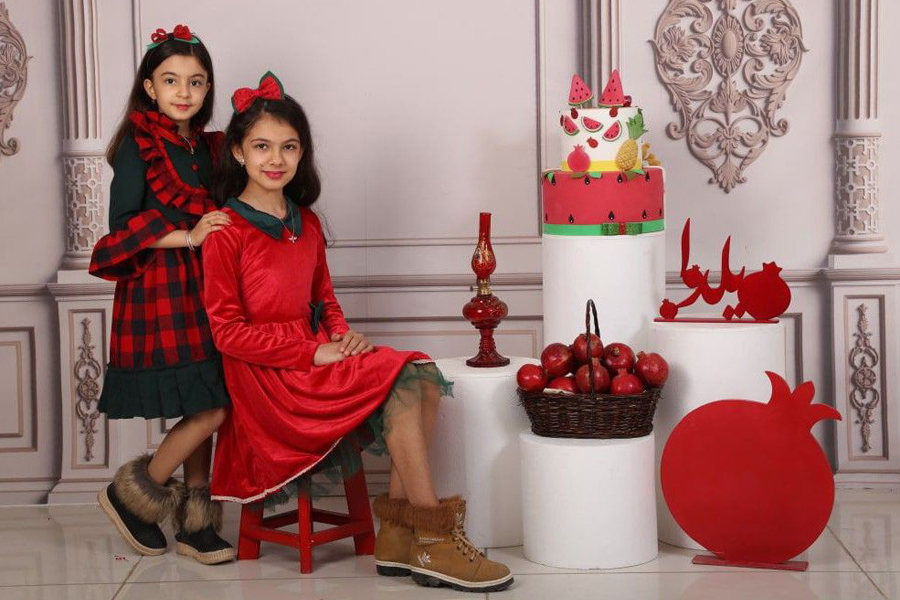 ایده عکس یلدایی کودک