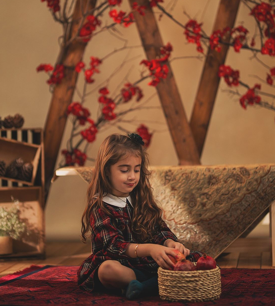 ایده عکس یلدایی کودک
