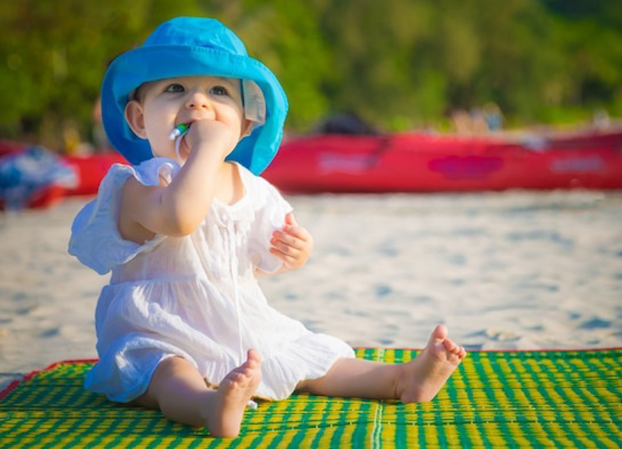 ایده عکاسی نوزاد در ساحل
