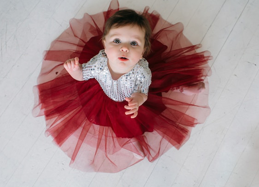 ژست عکاسی کودک در آتلیه