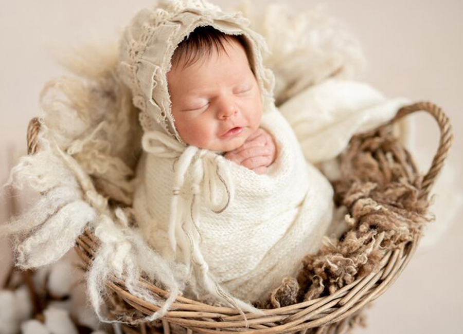 ژست عکاسی کودک در آتلیه