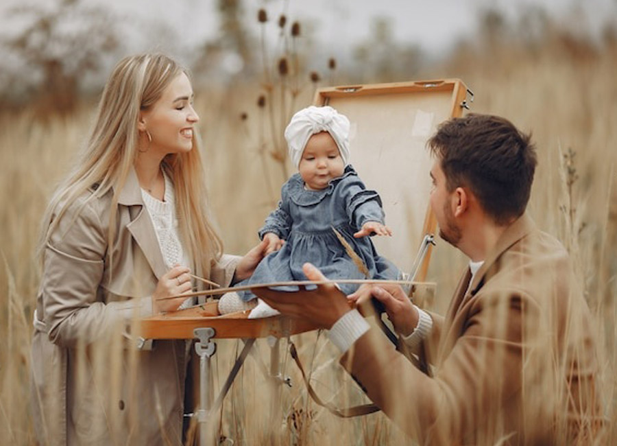 ژست عکاسی کودک در آتلیه