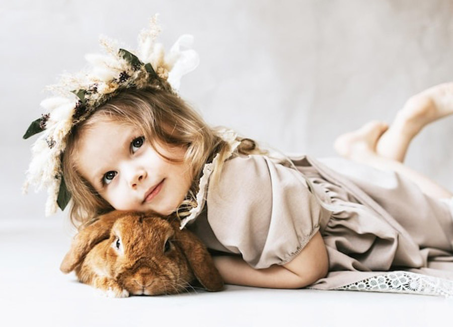 ژست عکاسی کودک در آتلیه